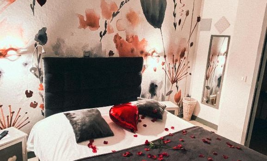 Image 2: Var, Tourrettes : 1 nuit avec dîner et petit-déjeuner en option