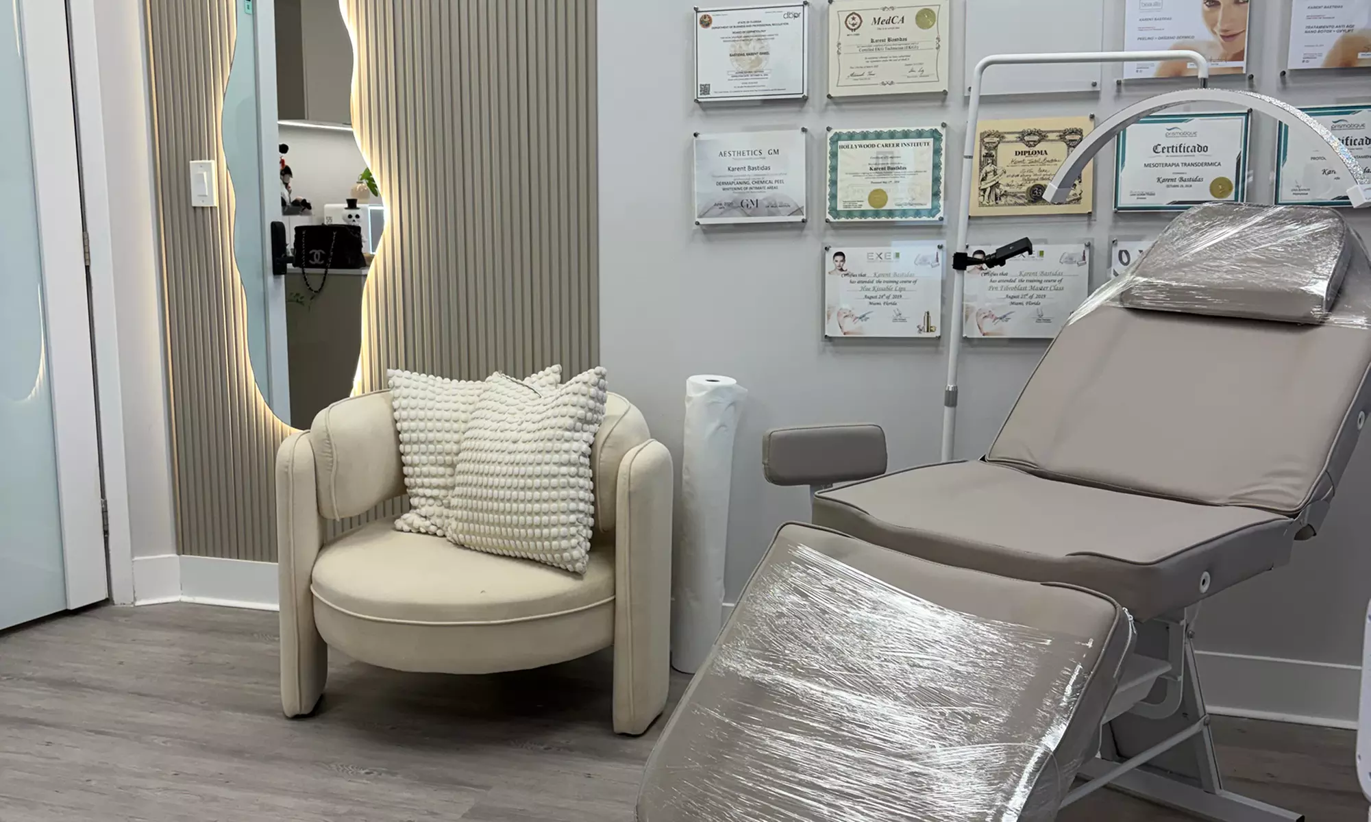 Transform Skin with Two or Four Sculptra Vials at Skin 21 for Youthful Glow (Up to 44% Off)