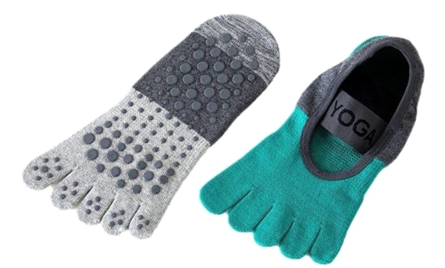 Image 8: Professional Anti-Slip Five-Toe Design Yoga Socks