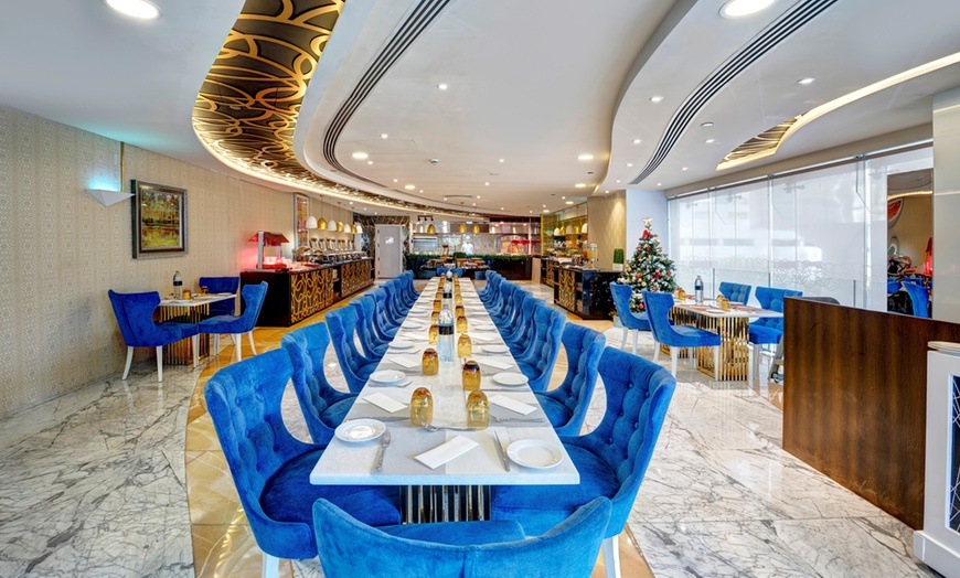 Image 3: 4* Weekend Brunch Buffet at the Award-Winning World's Tallest Hotel