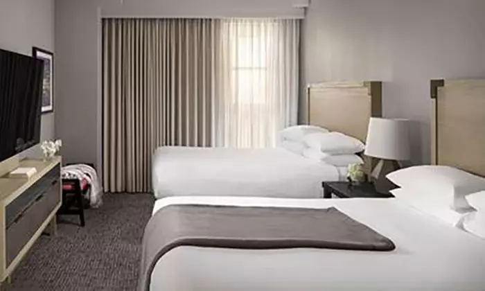 Hotel in California Wine Country with Outdoor Pool & Local Tastings
