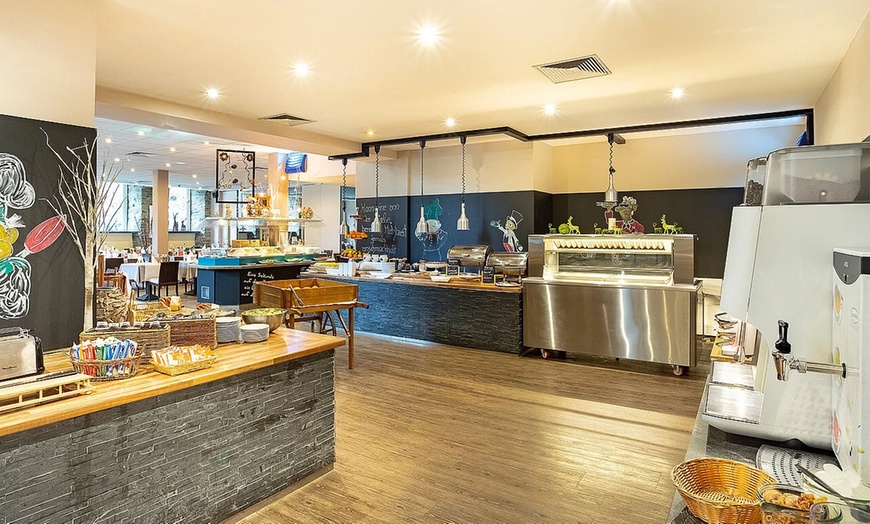 Image 2: Frühstücksbuffet inkl. 1 Glas Sekt für 2 oder 4 Personen