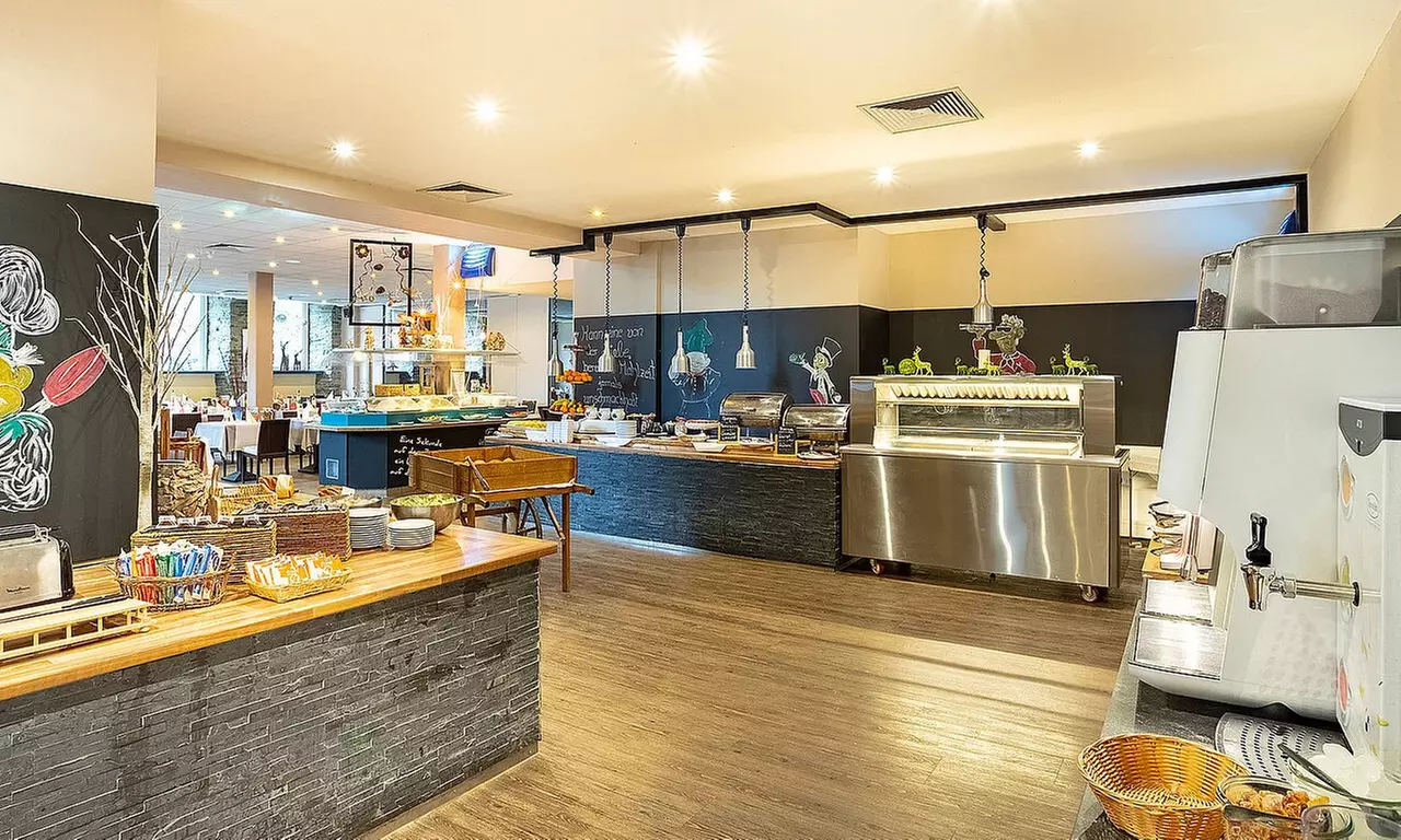 Frühstücksbuffet inkl. 1 Glas Sekt für 2 oder 4 Personen