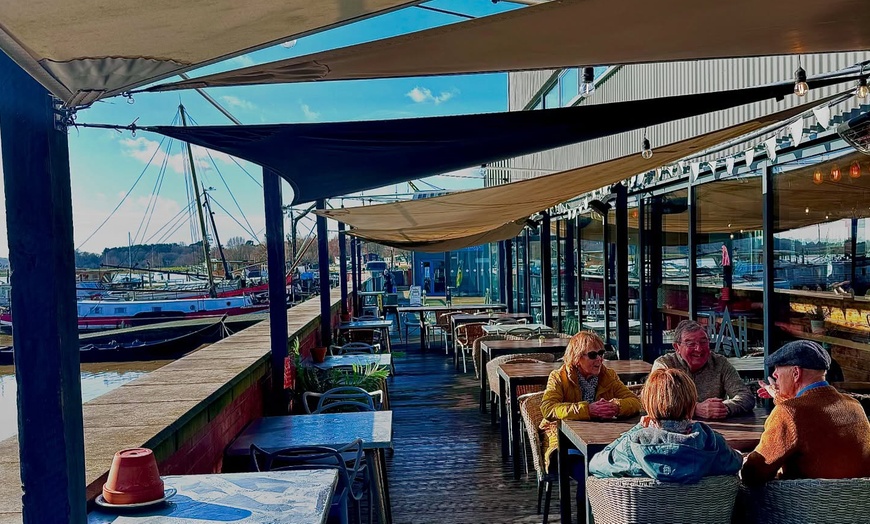 Image 9: Savor Every Bite: Bottomless Brunch for 2, 3, or 4 People!