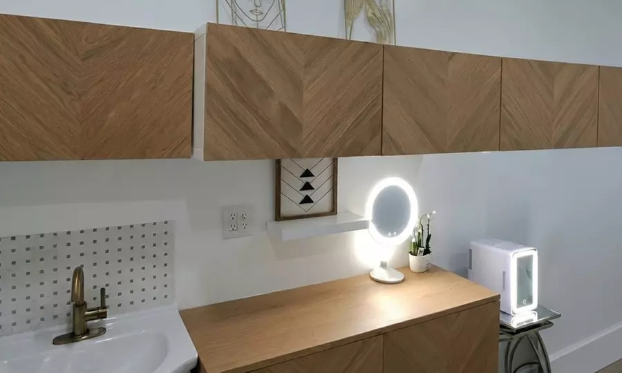 Enhance Your Eyes: Full Sets of Effortless, Hybrid, or Ultimate Lashes