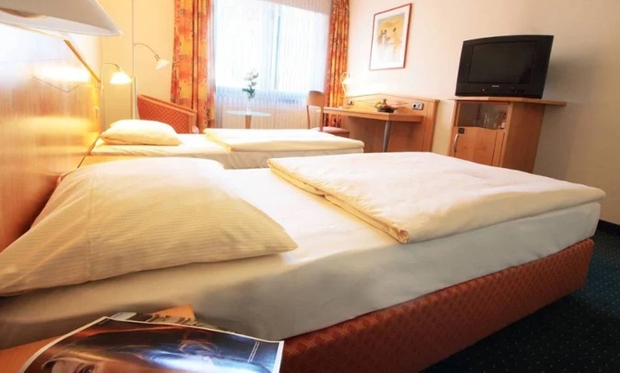 Image 5: Hamburg: 2-3 Nächte mit Frühstück, Late Check-out und Parken