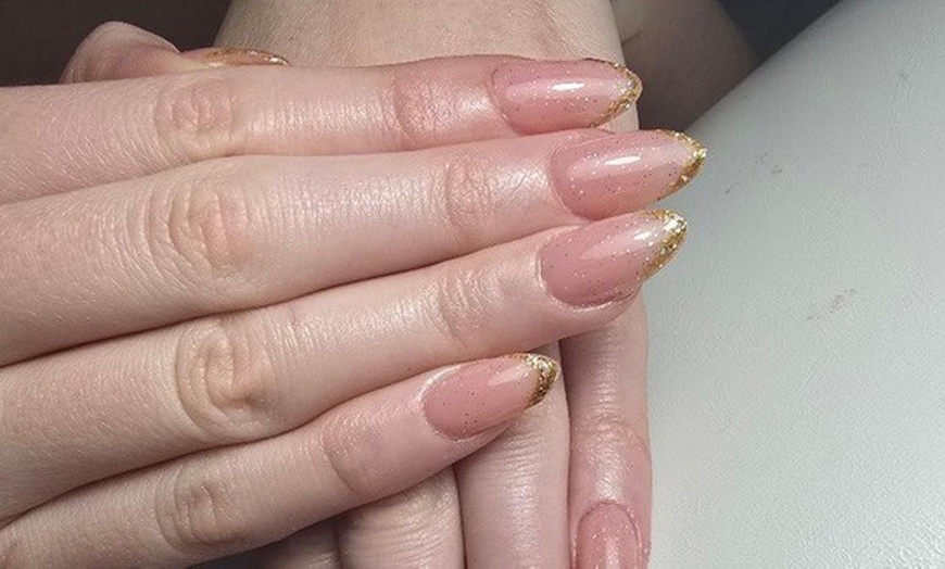 Image 2: Nail Care Awaits: Russian Gel Manicure with E-File Dry Technique