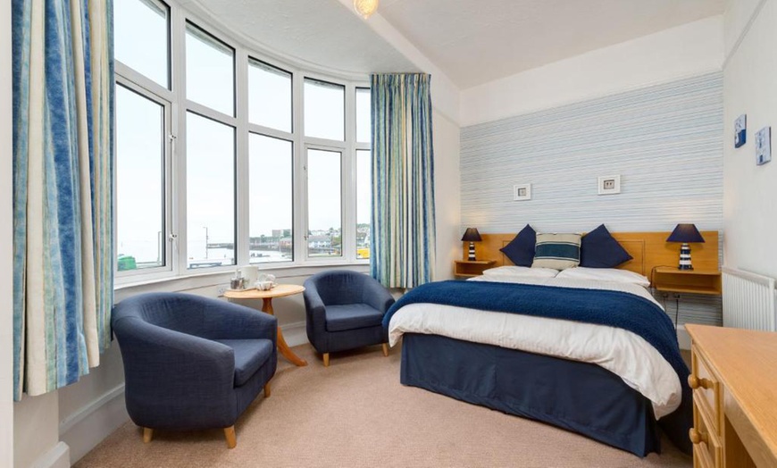 Image 2: English Riviera: Seaside Getaway Package for 2 with a gift on arrival!