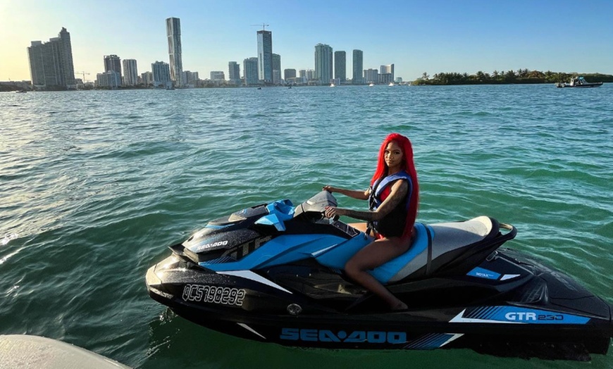 Image 4: 1-Hr Jet Ski Rental for up to 2 or Miami Excursion for 1 w/ Boat Ride 