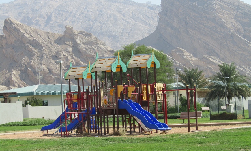 Image 9: 4* Al Ain: 1 or 2 Nights Stay with 2 or 4 Tickets to Al Ain Zoo