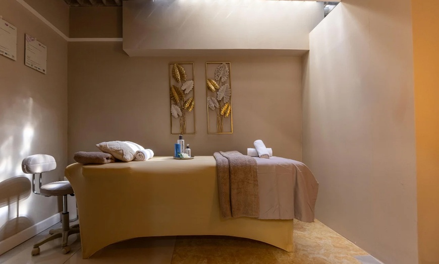 Image 2: Exclusive Mother's Day Pampering Package: Massage, Facial 