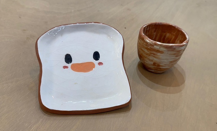 Image 10: Taller de cerámica con vermut y patatas bravas o iniciación creativa