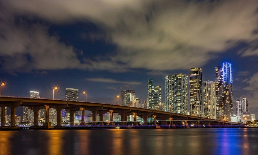 Image 8: Miami Skyline & Celebrity Mansion Boat Tour – Biscayne Bay
