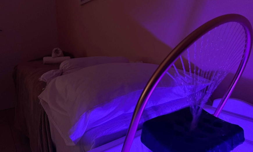 Image 7: Tratamiento head spa con masaje corporal, té o café