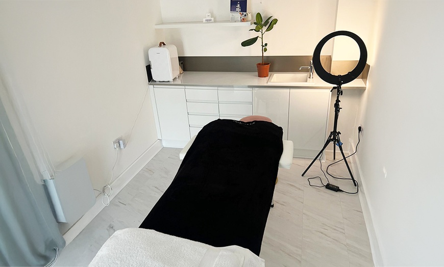 Image 3: 6 Laser Hair Removal Sessions for Small or Large Areas
