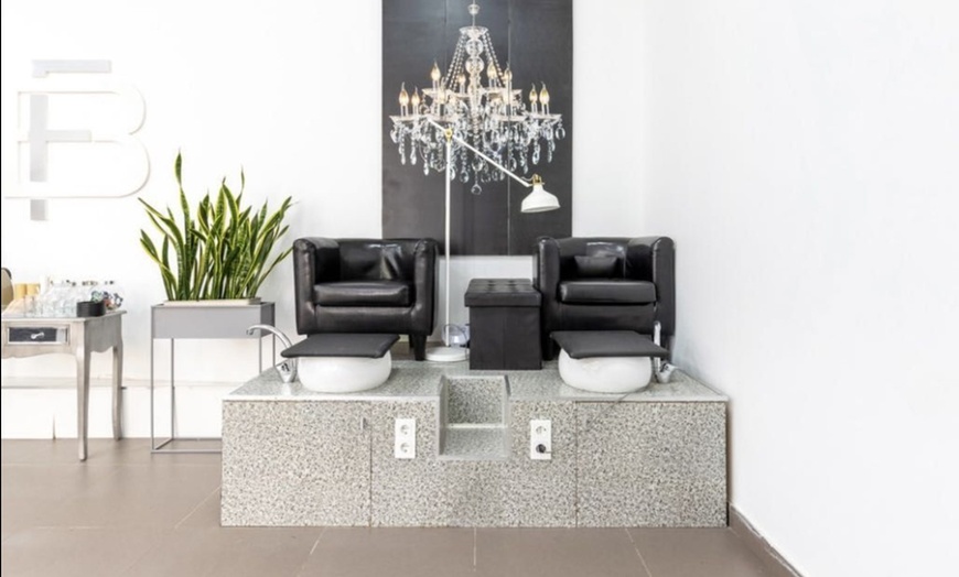 Image 6: Sesiones de radiofrecuencia facial y mascarilla facial