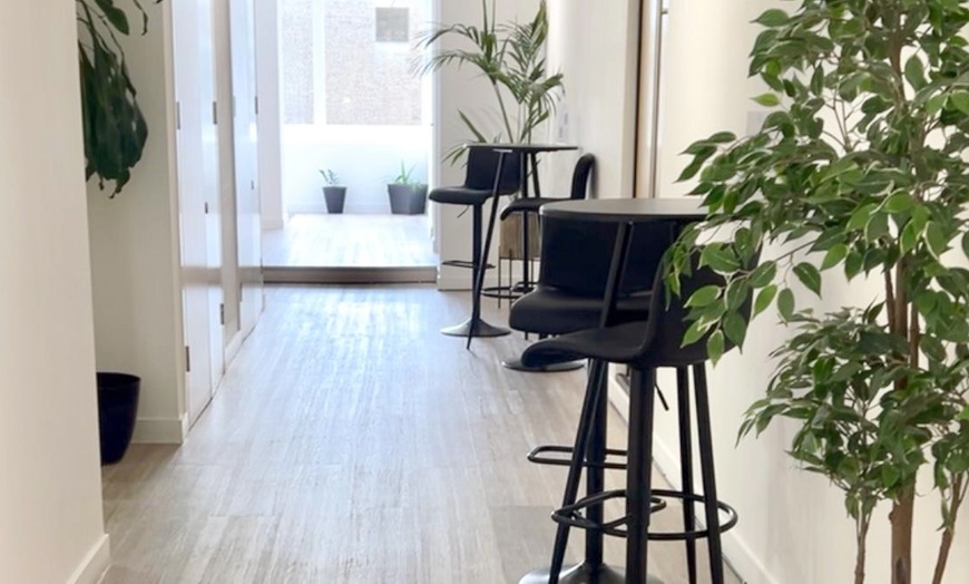 Image 6: Radiant Skin Awaits: Signature & Platinum Hydrafacial Packages