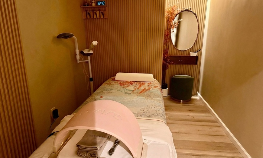 Image 8: Basic or Deep Cleansing Facial w/ Oxygen Hydration: 1, 2 or 3 Sessions