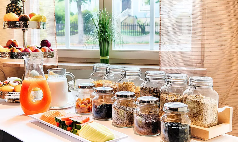 Frühstücksbuffet inkl. 1 Glas Sekt für 2 oder 4 Personen