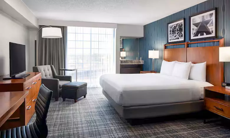 Embassy Suites by Hilton Austin Central Hotel - Spacious Suites & Free Breakfast Near Downtown Austin