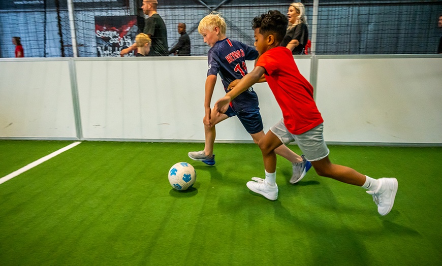 Image 2: Alles voetbal en alles indoor: escape game of 90 min. activiteiten