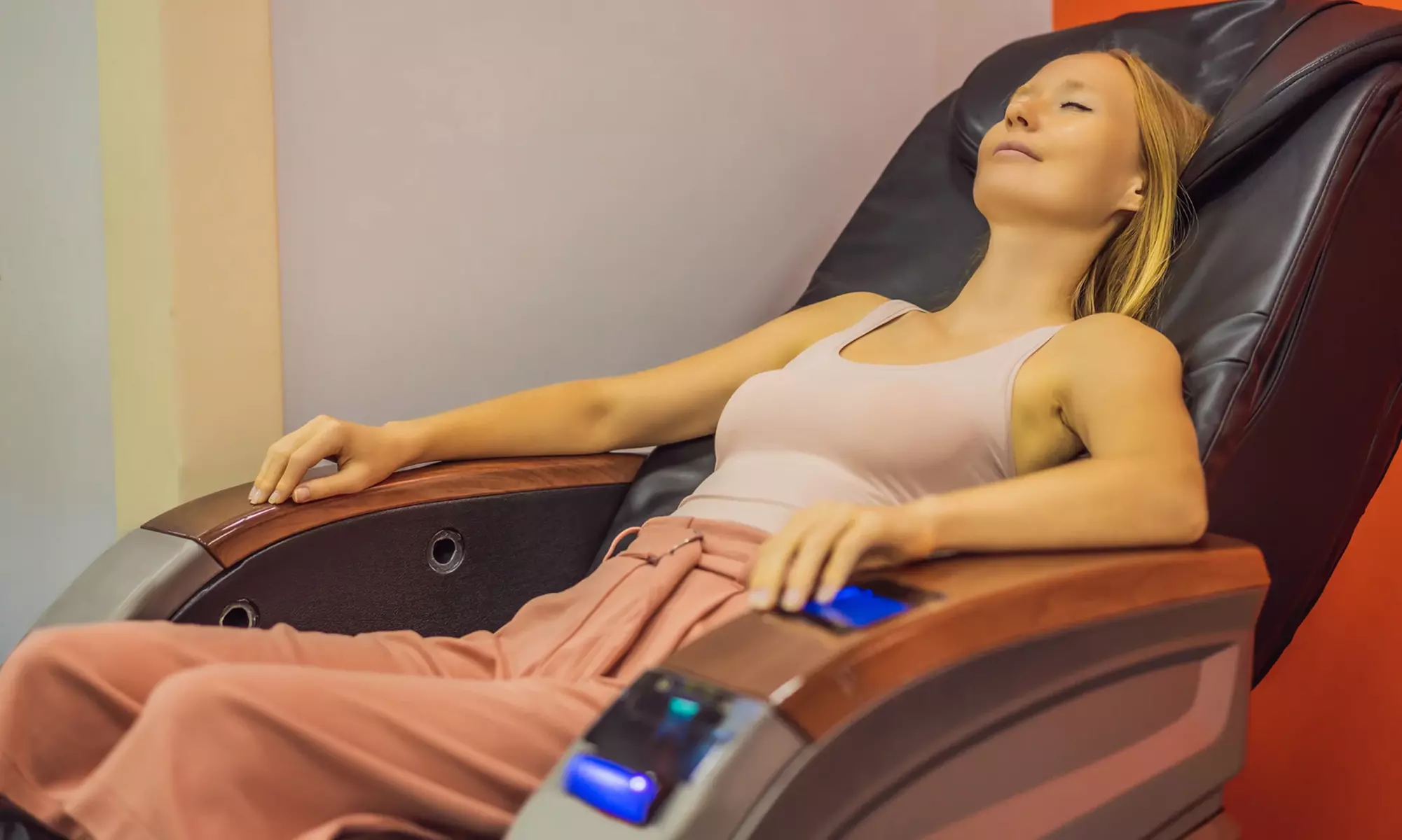 Unwind with a 30, 60, or 90-Minute Private Solo Full Body Massage 