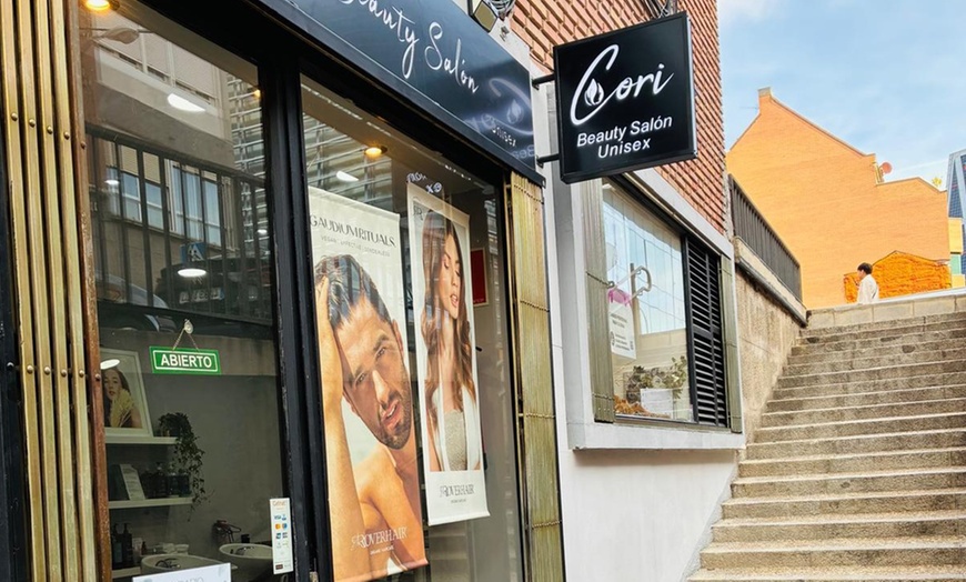 Image 6: Sesión de peluquería con opción a tinte y/o mechas para 1 persona