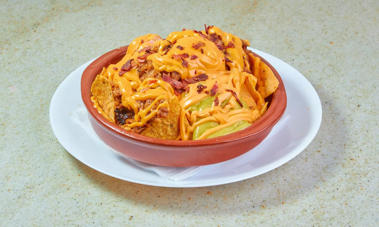 Menú para 2 o 4 personas con entrantes, principales, postres y bebida