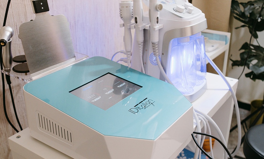 Image 12: Masaje con técnica a elegir o Beauty party para 3 o 4 personas 