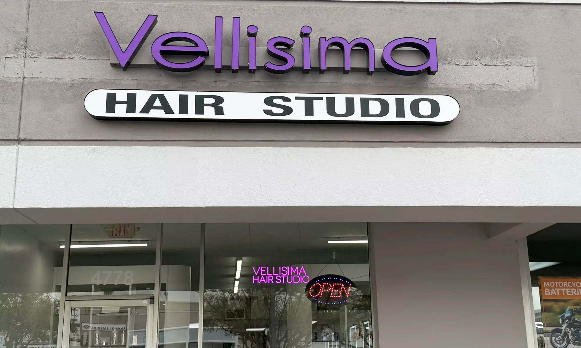 Frizz-Free, Silky Hair with Smoothing Treatments 