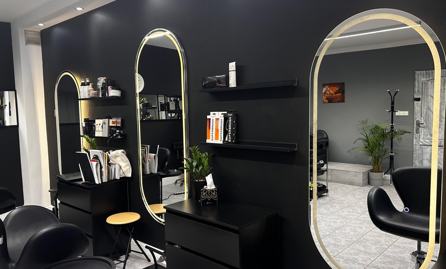 Image 2: Zabiegi rekonstrukcji i regeneracji włosów w interwałach do 8 myć