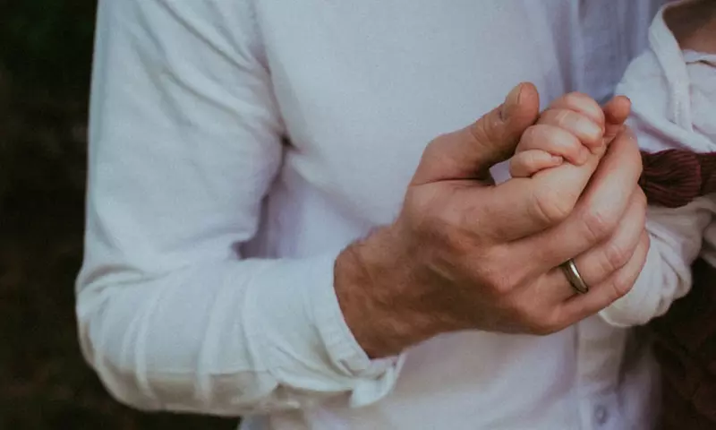 Photoshoot for Maternity/ Family or Newborn with 3 Digital Files