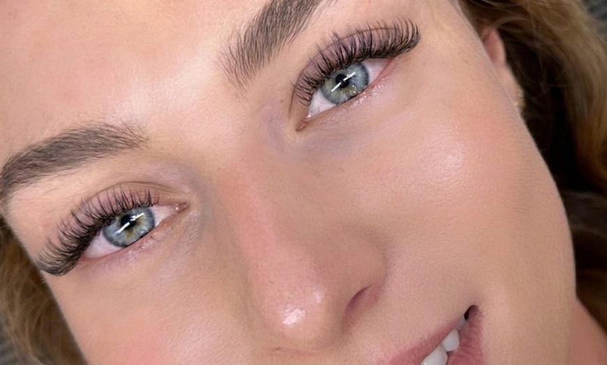 Image 3: Customized Eyelash Extension Sets