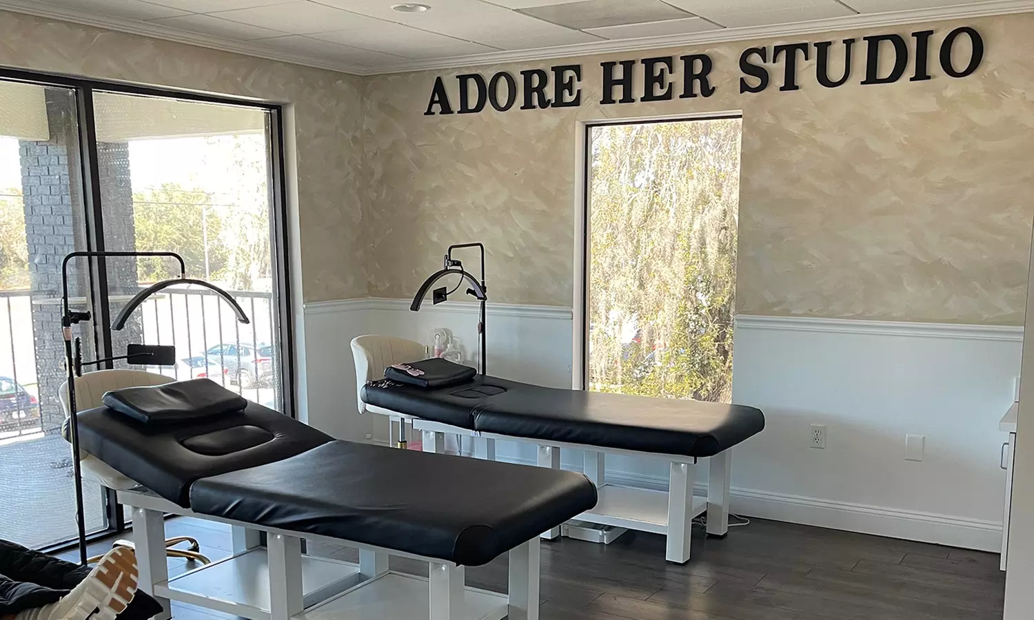 Enhance Your Look with Eyelash Extensions and Lifts