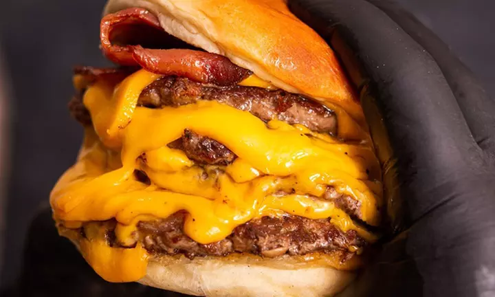 Menú Rock Star para 2 o 4 personas o menú romántico para 2 con entrante, postre y bebida, con hasta un 44% menos - Primary Image