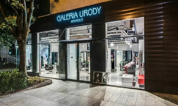 Strzyżenie męskie: klasyczne cięcie lub strzyżenie z trymowaniem brody