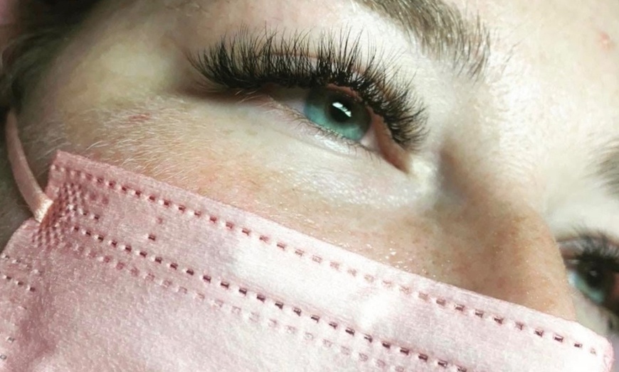 Image 3: Get Dramatic Light, Regular or Mega Volume Eyelash Extensions 