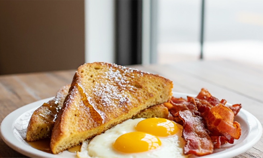 Image 10: Frühstücksgericht & Heißgetränk nach Wahl für 1, 2 oder 4 Personen