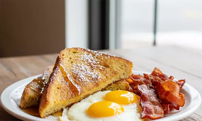 Frühstücksgericht & Heißgetränk nach Wahl für 1, 2 oder 4 Personen