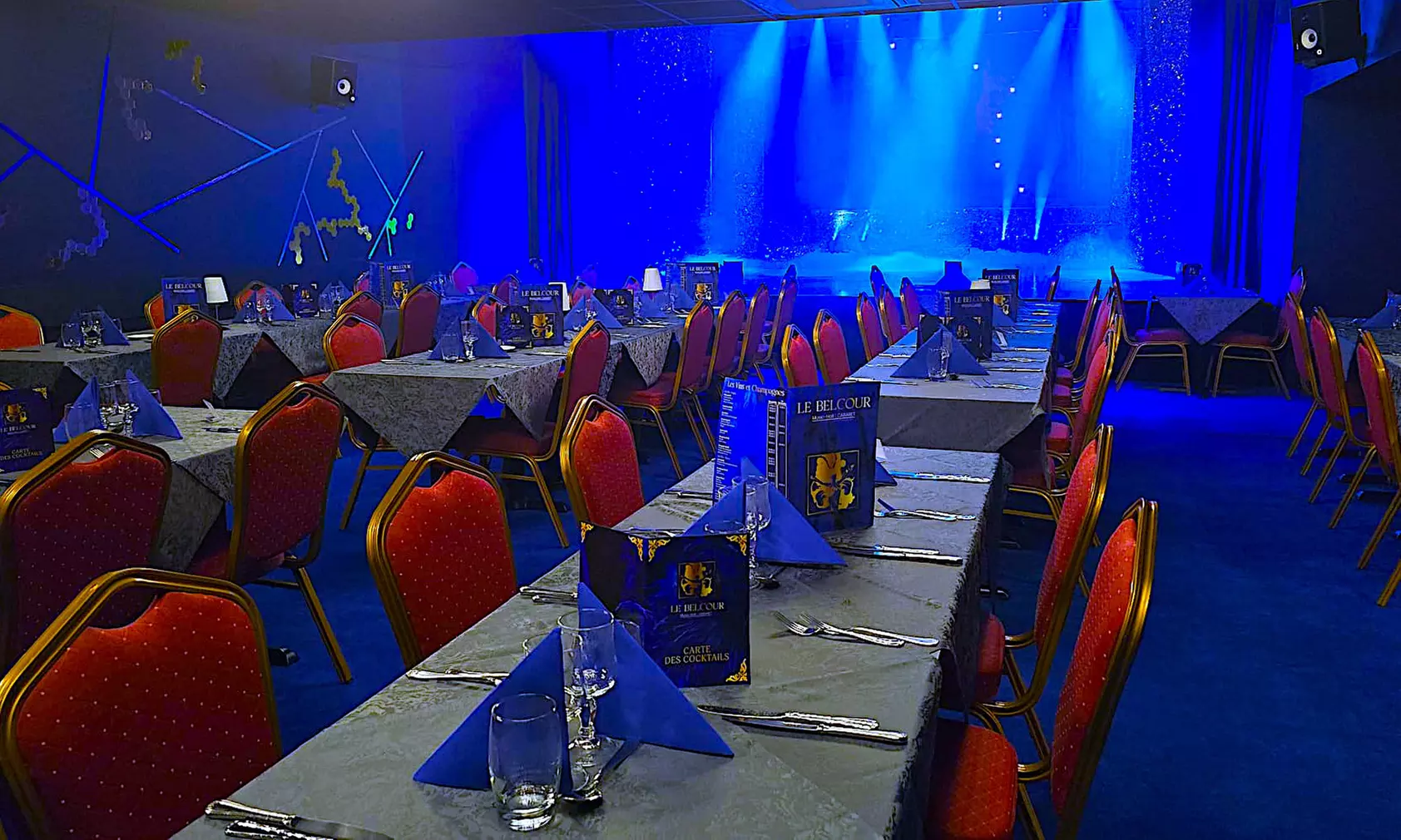 Spectacle & cocktail, repas en option pour 2 au Belcour