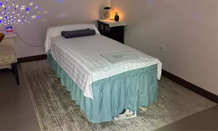 Revitalize with 1, 2, or 3 Hydrafacial Diamond Treatment(90- Min)