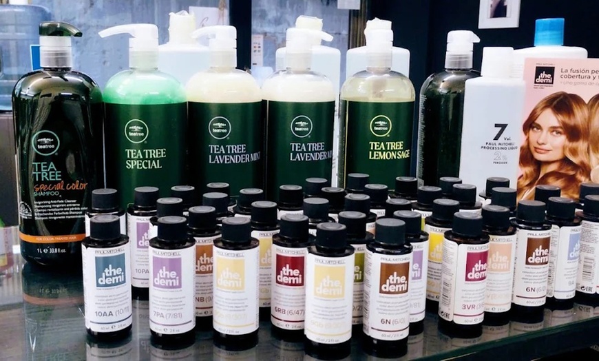 Image 8: Sesión de peluquería con opción a tinte y/o mechas para 1 persona