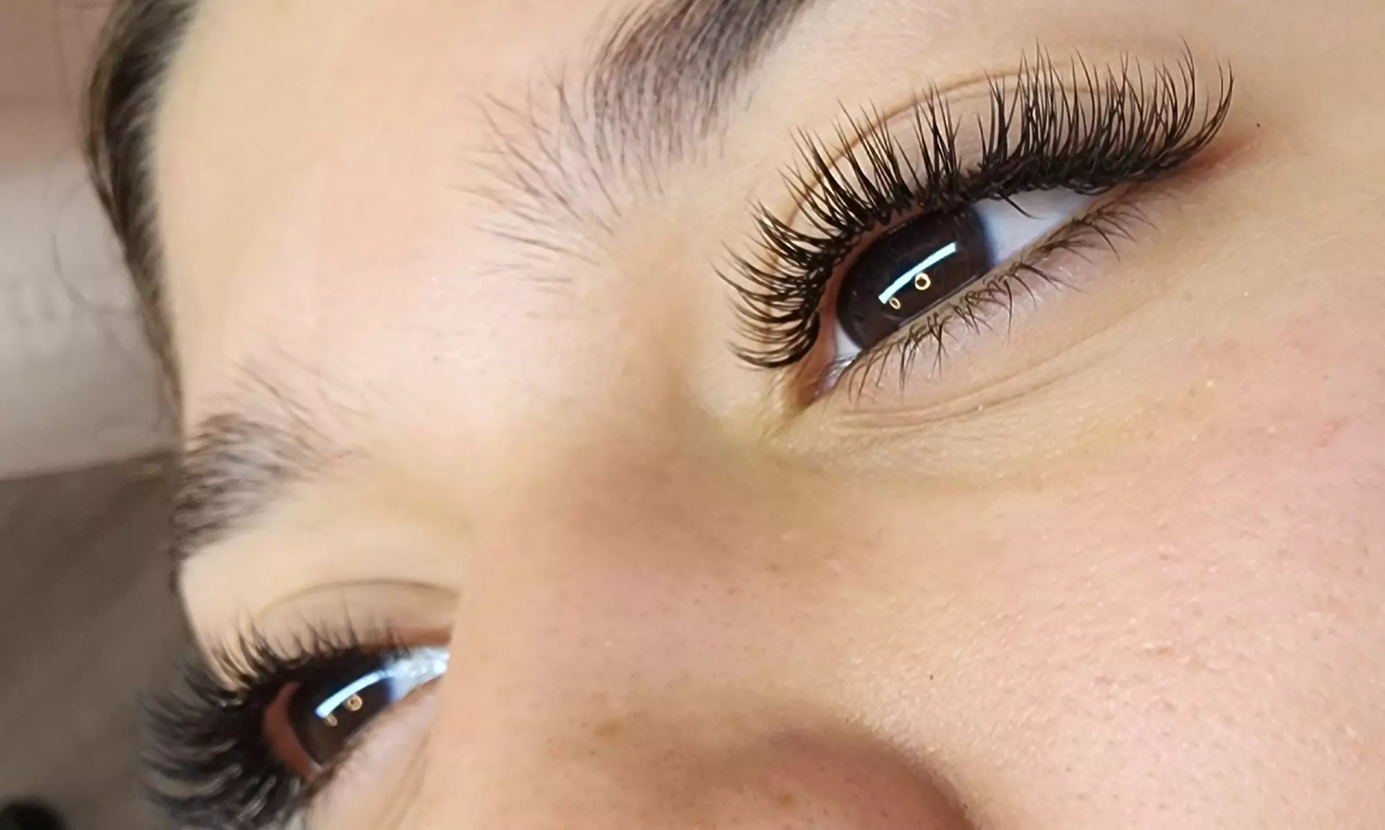 Transform Your Look with Full Set of Classic Eyelash Extensions