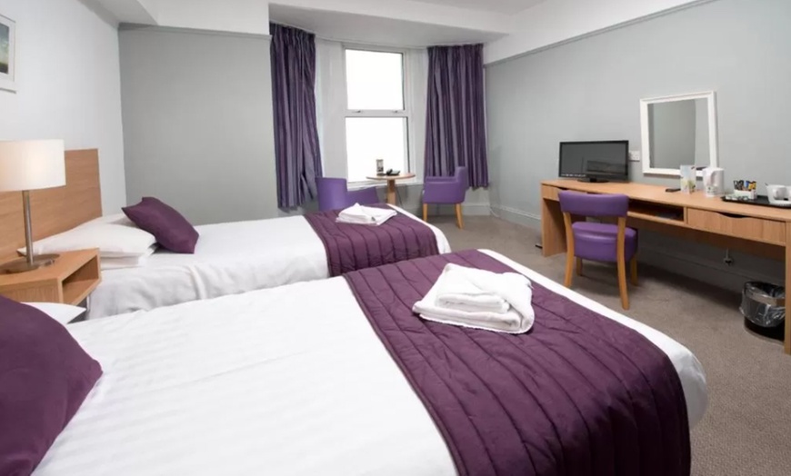 Image 3: Oban: Double Room with Breakfast