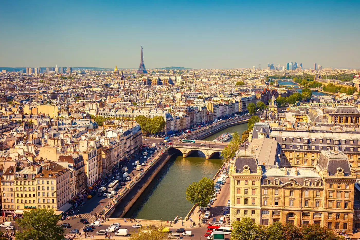 ✈ 8-Day Dublin & London Vacation with Air from Great Value Vacations
