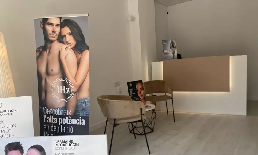 Image 11: Sesión facial Esencia o Premium con hidratación y ácido hialurónico
