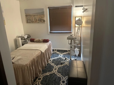 60-Minute Full-Body Massage - Go Relax Day Spa