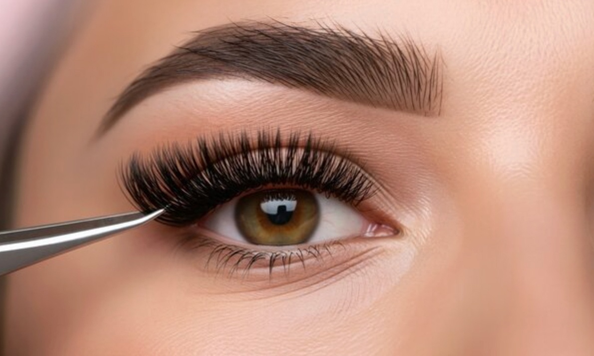 Full Set Classic, Hybrid, or Volume Eyelash Extensions & 2-Week Fill!