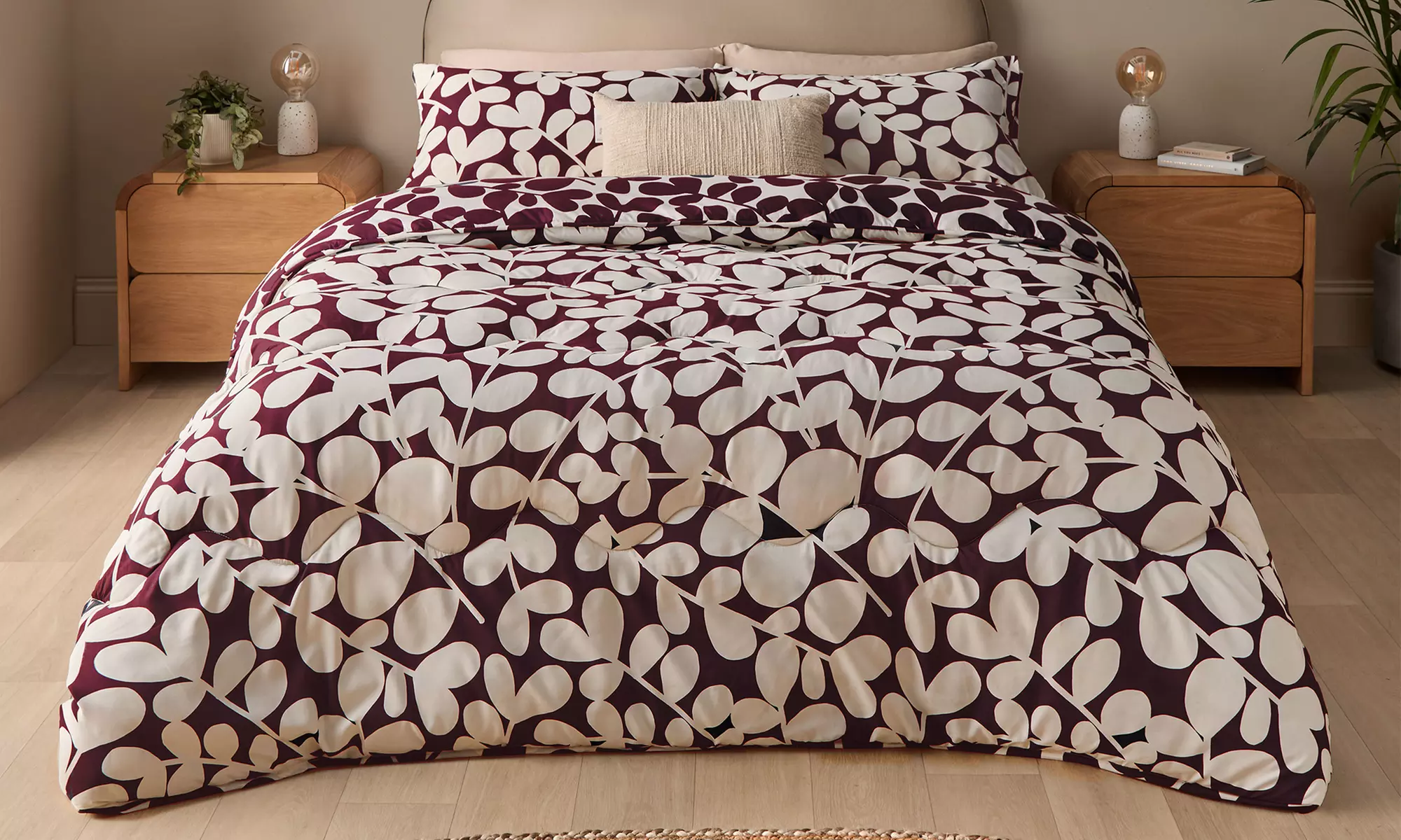 Silentnight 10.5 Tog Leaf Print Reversible Coverless Duvet Set