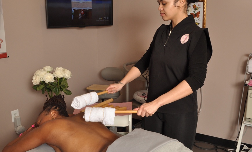 Image 2: Custom Massage with Infrared Sauna or Red Light Therapy Options